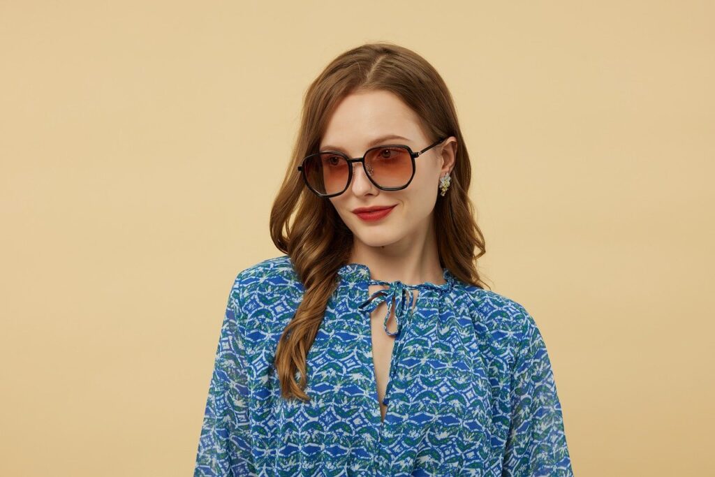 woman, glasses, accessories, eye frames, eyeglasses, optic, optical, prescription glasses, glass frame, glasses fashion, glasses style, portrait-9507899.jpg
